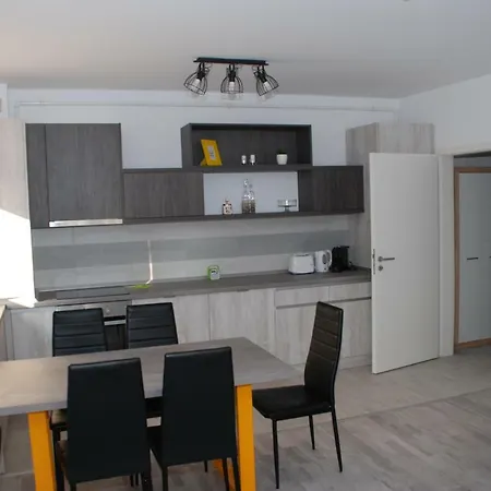 Coresi Apartment