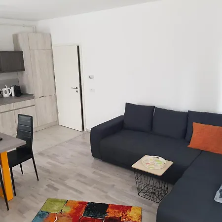 Coresi Apartment *